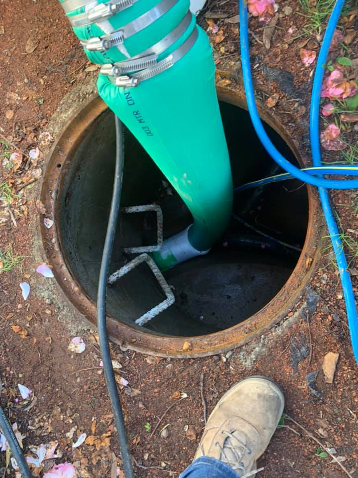 blocked sewer pipe relining